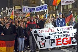 Manifestación organizada por el movimiento xenófobo alemán "Pegida"