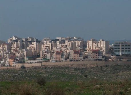La colonia de El'ad, construida sobre la tierra del poblado.