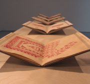 DOHA, QATAR: El Mathaf Museum de Arte Contemporáneo muestra piezas de su exposición "Rojo sobre Rojo".