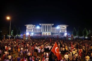 Turquía contra de golpe de estado fallido.