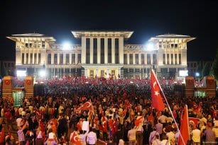 Turquía contra de golpe de estado fallido.