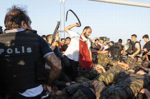 turkish-coup-attempt-turkish-soldiers-being-beaten-2