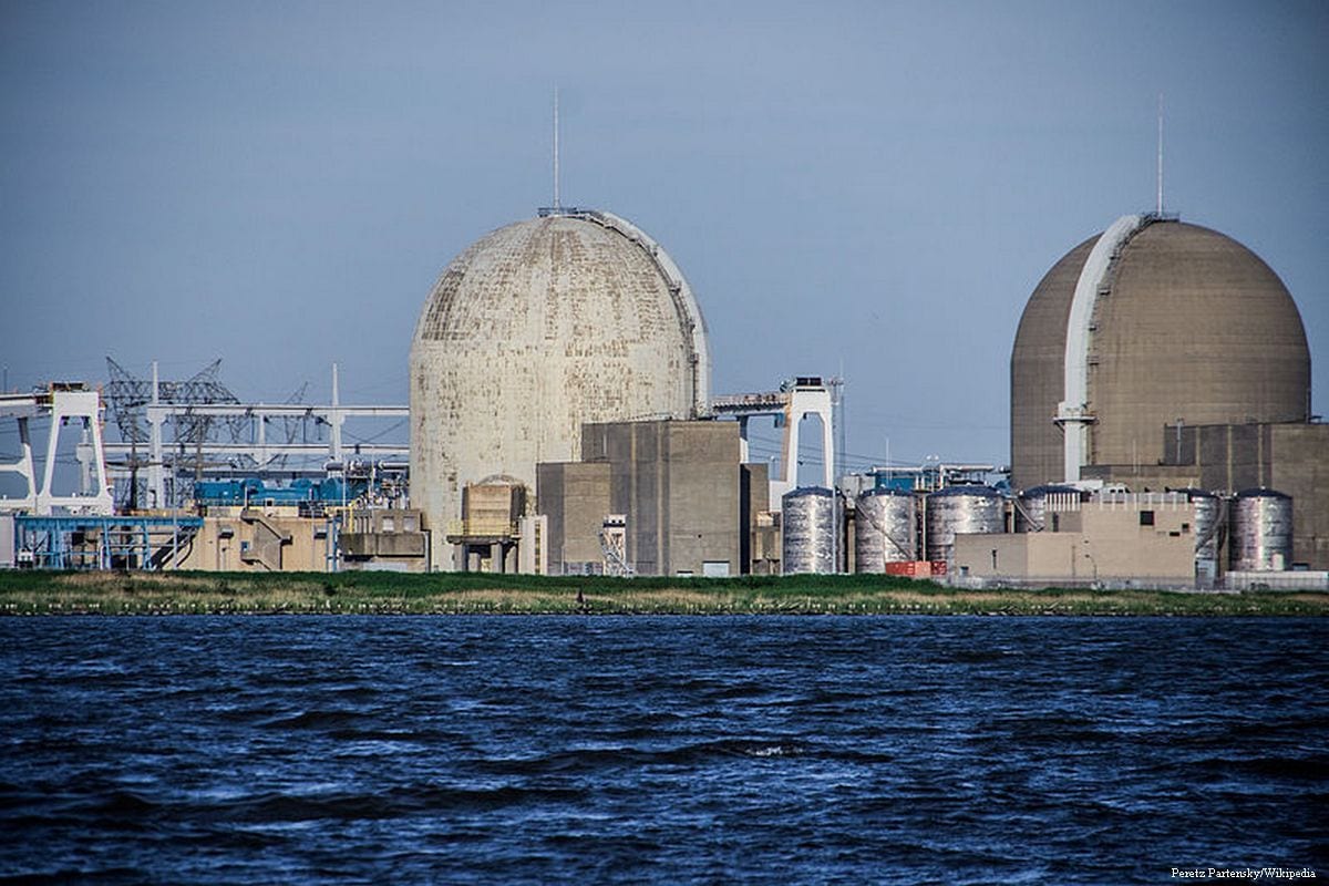 Reactores nucleares [Peretz Partensky / Wikipedia]