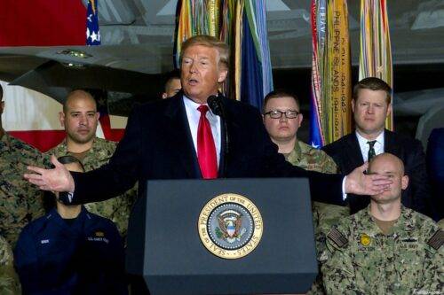 El presidente de los Estados Unidos, Donald Trump, pronuncia un discurso mientras asiste a una ceremonia de firma en la Base Conjunta Andrews, en Maryland, Estados Unidos, el 20 de diciembre de 2019. [Agencia Yasin Öztürk / Anadolu]