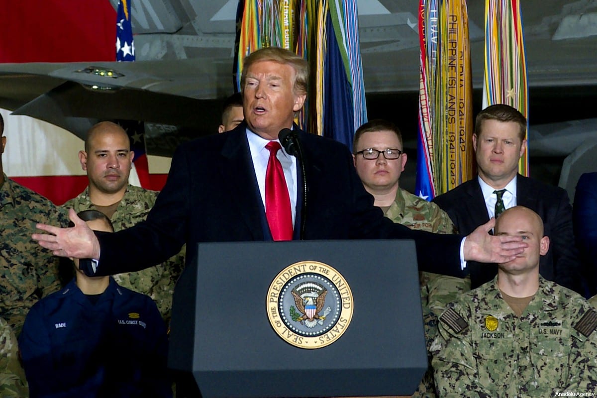 El presidente de los Estados Unidos, Donald Trump, pronuncia un discurso mientras asiste a una ceremonia de firma en la Base Conjunta Andrews, en Maryland, Estados Unidos, el 20 de diciembre de 2019. [Agencia Yasin Öztürk / Anadolu]