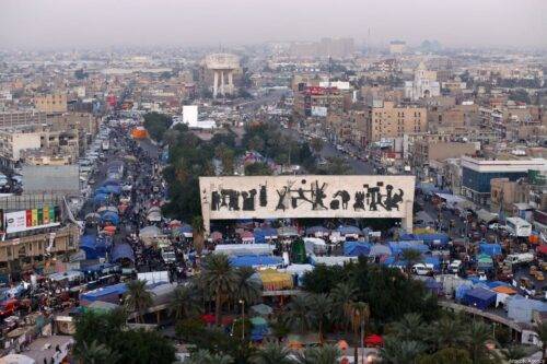 BAGDAD, IRAK - 23 DE DICIEMBRE: Los manifestantes inician una huelga de hambre por sus demandas mientras continúan sus manifestaciones antigubernamentales en la Plaza Tahrir en Bagdad, Iraq el 23 de diciembre de 2019. (Murtadha Sudani - Agencia Anadolu)
