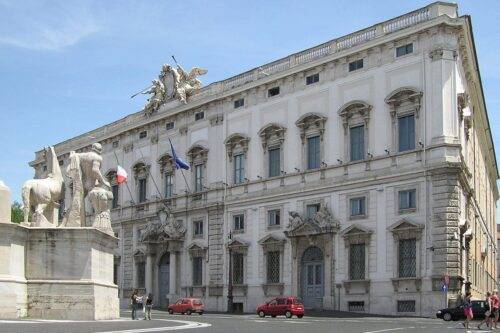 El Tribunal Constitucional de Italia en Roma [Wikipedia]