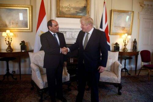 El primer ministro del Reino Unido, Boris Johnson (R), se reúne con el presidente egipcio Abdel Fattah Al-Sisi en 10 Downing Street el 21 de enero de 2020 en Londres, Inglaterra [Henry Nicholls-WPA Pool / Getty Images]