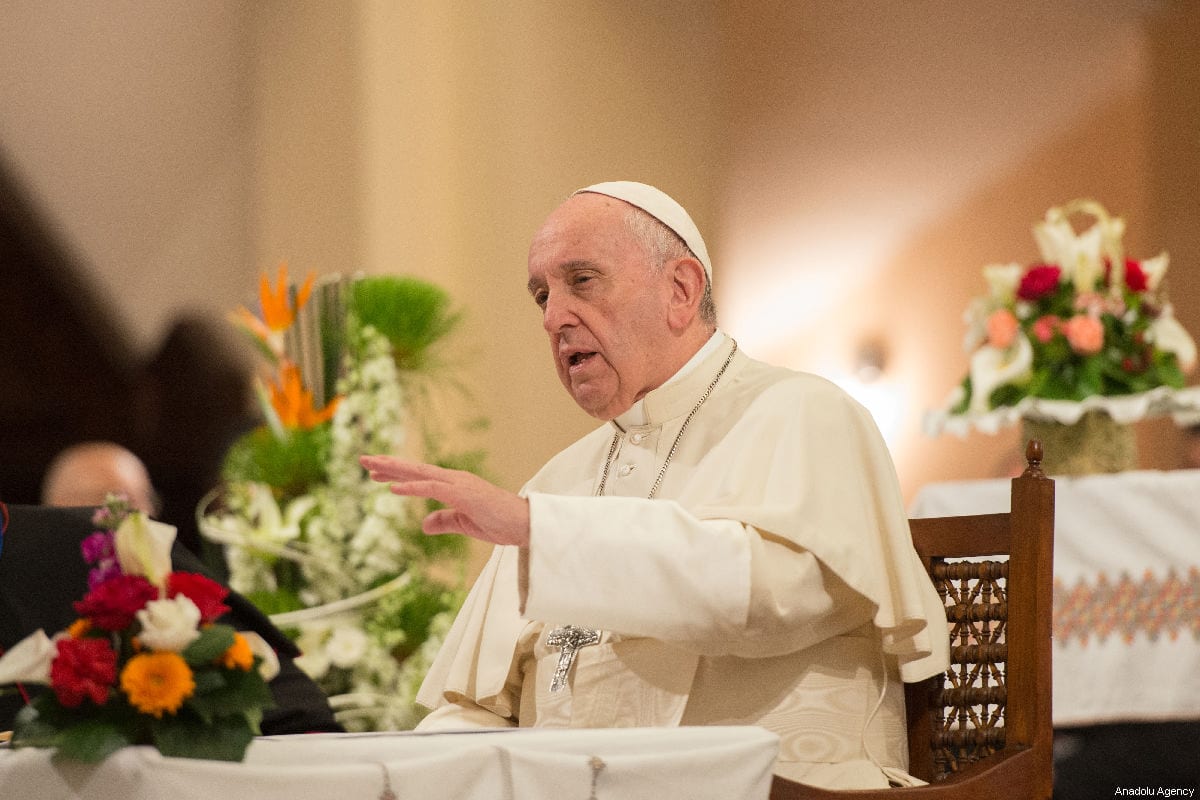 El Papa Francisco hace un discurso durante su visita a la Catedral de San Pedro en Rabat, Marruecos, el 31 de marzo de 2019 [Agencia Jalal Morchidi / Anadolu]