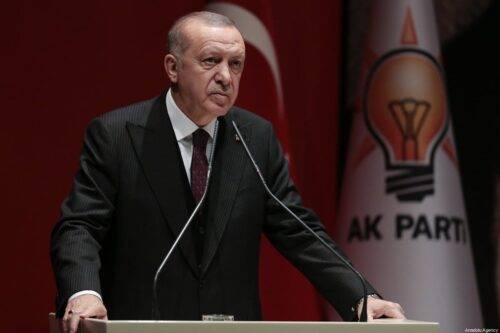 El presidente turco y líder del partido gobernante de Turquía Justicia y Desarrollo (AK), Recep Tayyip Erdogan, pronuncia un discurso durante la reunión extendida con los jefes provinciales en la sede del Partido AK en Ankara, Turquía, el 31 de enero de 2020 [Agencia Metin Aktaş / Anadolu]